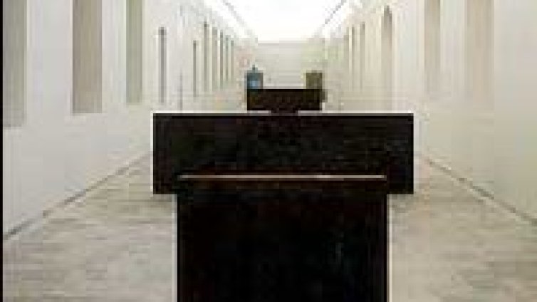 Стоманена 38-тонна скулптура се изпари мистериозно от Мадрид