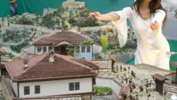 Местят "България на длан" в Националната опера