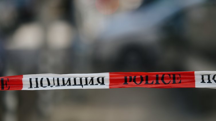 Мъж уби детето си и скочи от 5-ия етаж на блок в София