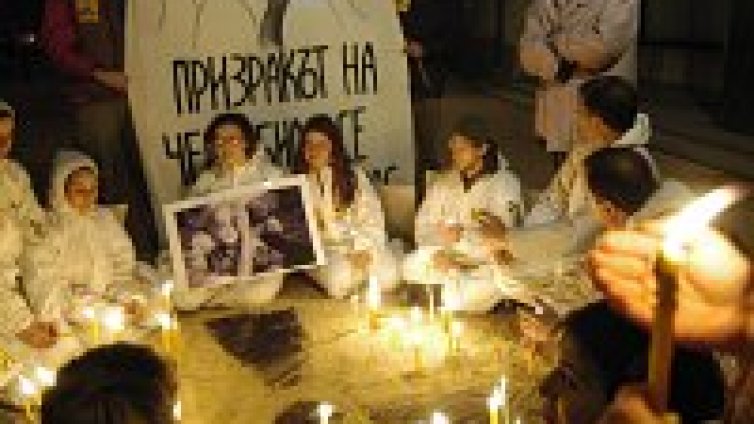 Свят в кадър: Богдана Карадочева с нов албум, крави в центъра на Париж