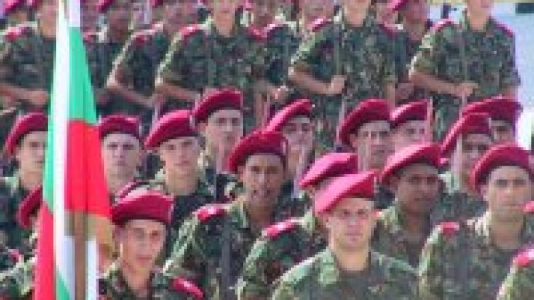 Добрахме се до зеленото, именици и военни празнуват Гергьовден