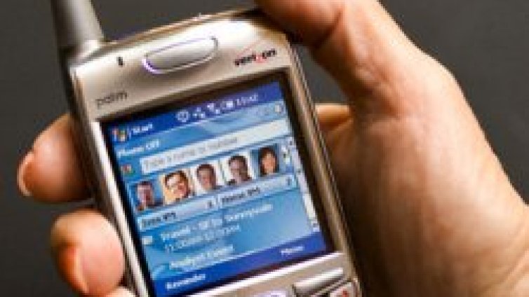 Музика, фото и TV ни изкушават в новото поколение смарт телефони