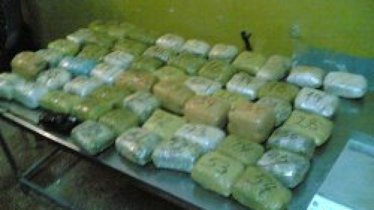 Митнически инспектори от Гюешево заловиха 30 кг хашиш
