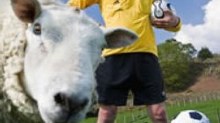 Овчи хор изпраща английските национали на световното