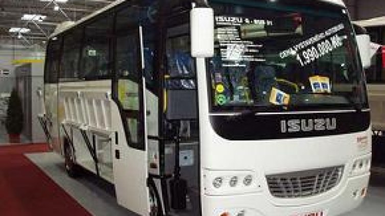 Isuzu представи обновения си &bdquo;тюркоазен&ldquo; автобус