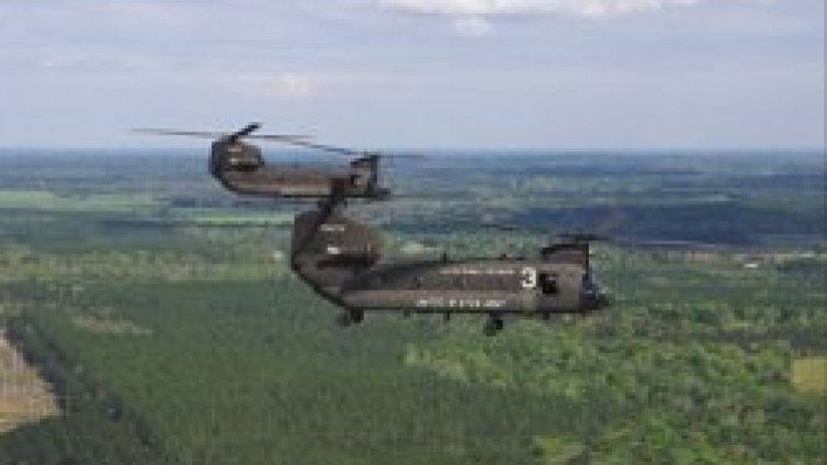 Модернизират радикално основен американски боен вертолет