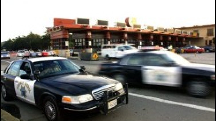 Жена опита да се домогне до &bdquo;симпатичен полицай&ldquo; чрез тел. 911