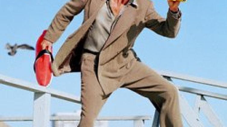 Бивш "Плажен спасител" прави мюзикъл за себе си