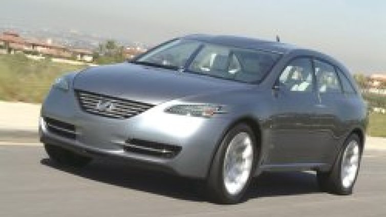 Lexus се цели в BMW X3