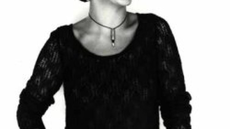 Еврейка, англичанка, индийка и режисьорка... Но не съвсем.