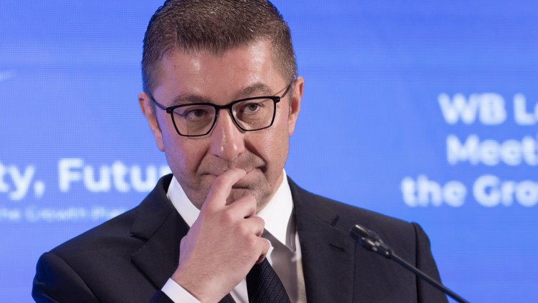 Мицкоски поставя условия на ЕС и България за промени в конституцията на РСМ