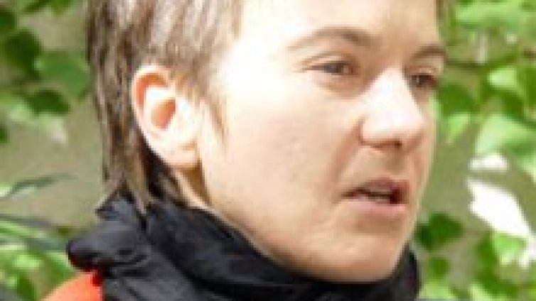 Печели безмилостната дисекция на съвременната параноична душевност