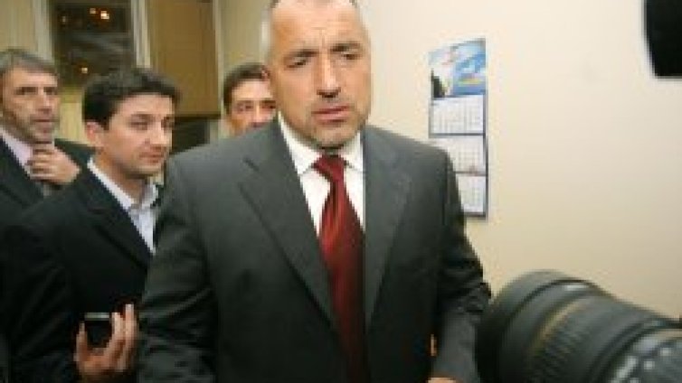 Не наказаха Бойко Борисов за "маскарите" и "негодниците"