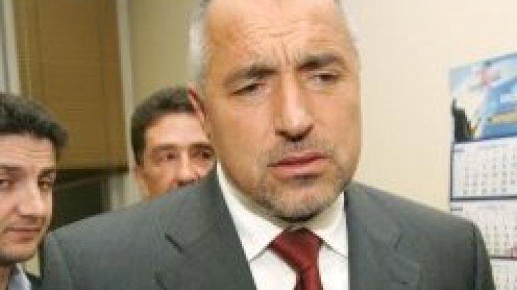 За отвличане на вниманието: Маргина &ndash; вън, шефовете на парното &ndash; вътре
