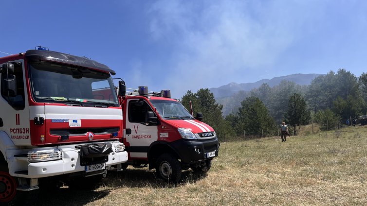 Ситуацията с пожара край Илинденци остава тежка