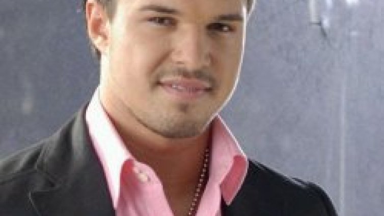 Милан пита Фиорентина за Божинов