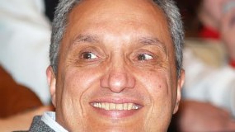 Костов: Станишев заплашва