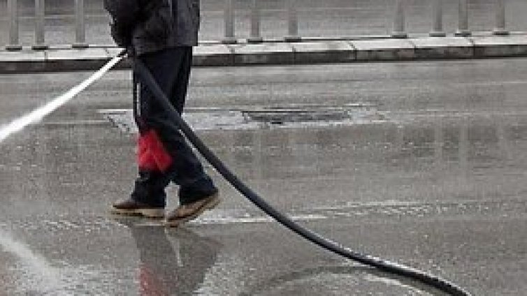 Мият центъра в почивните дни
