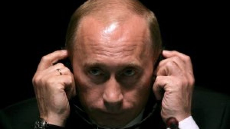 За Путин Калашников е "символ на руския талант и гений"