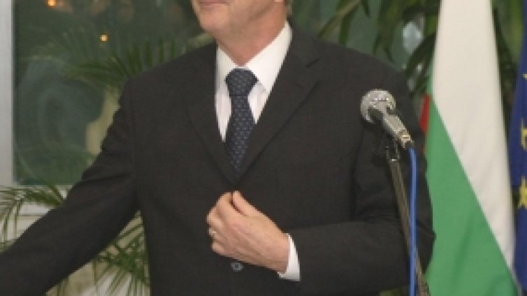 Шефът на ЕК у нас ни хока, не правим достатъчно