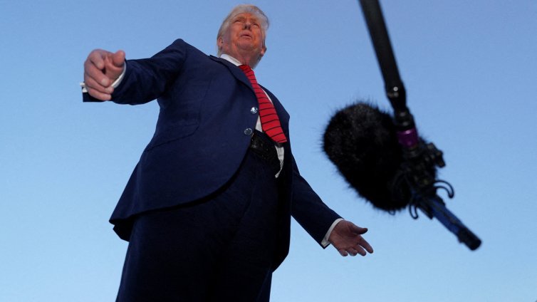 САЩ вдига залозите: Защо Тръмп разположи ядрени подводници?