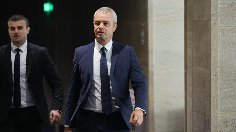 Костадинов: България умира тихо, Борисов и Пеевски са &ldquo;регенти на правителството&rdquo;