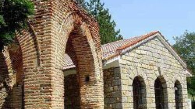 Псевдо гид преби мексикански турист в Тракийска гробница