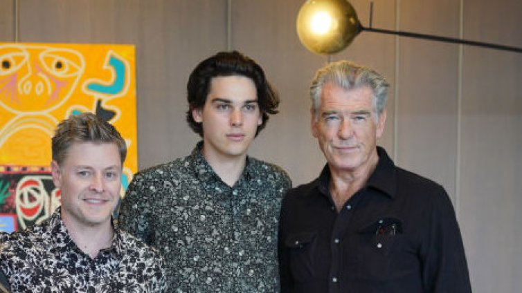 Синът на Пиърс Броснан е обещаващ млад художник