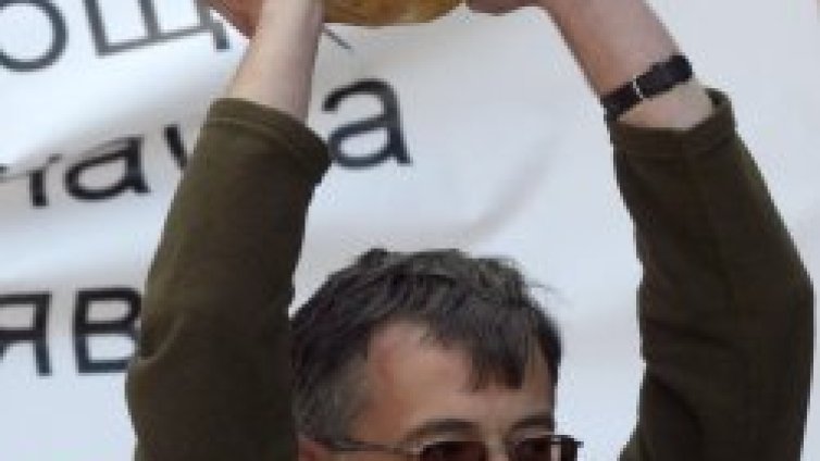 Дариха липсващия ни премиер с пъпеш и &bdquo;Сделан в СССР&ldquo; осцилоскоп