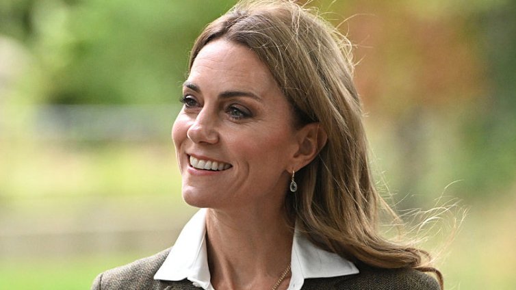 Кейт Мидълтън вдъхновява феновете с русата си коса