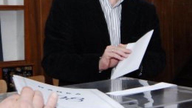 Кандидат-кметовете гласуват, пожелават си по-добро бъдеще