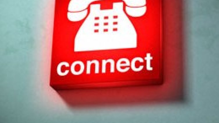 На спешен телефон 112 никак не му върви