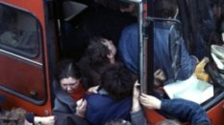 Броят &bdquo;чувалите с картофи&ldquo; в автобусите