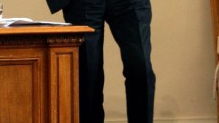 Депутатите си ги вдигнаха