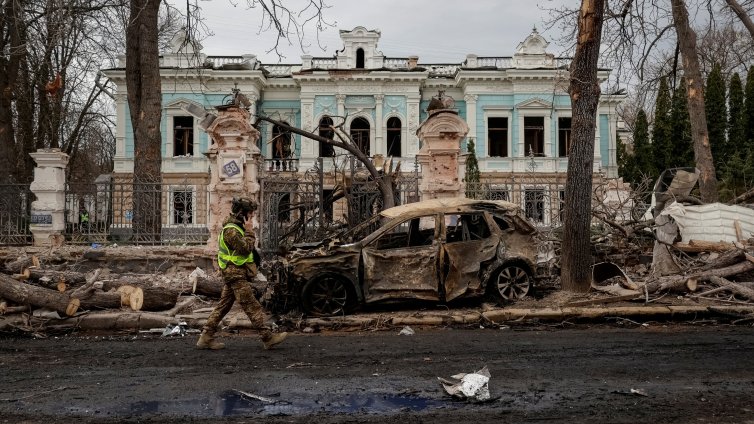 Четири руски щурмови групи атакуваха по едно и също време в Донецк &mdash; и се натъкнаха на стена от дронове