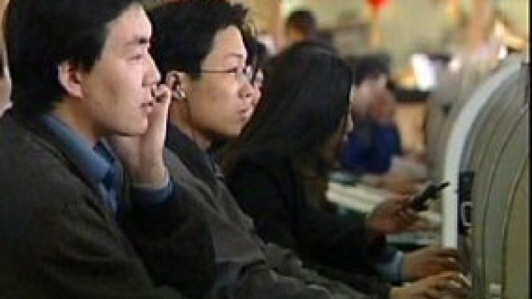 В Мрежата бъка от китайци, американците изостават