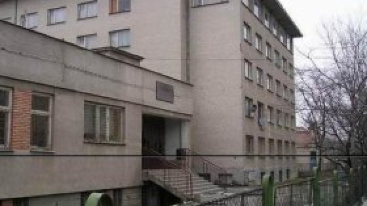 Момче от Дома "П.Славейков" в "Пирогов", бито с камък