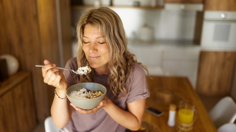 Какво да ядем по време на менопауза за баланс и енергия?