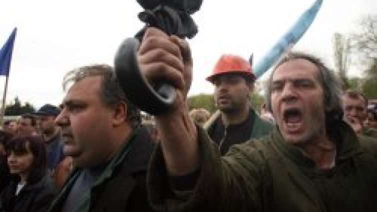 Кремиковските работници получиха всички дължими пари