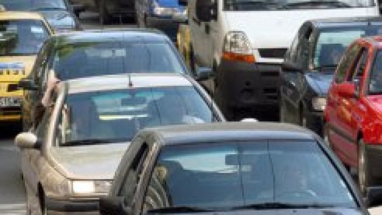 Отмениха по-високия данък за колите