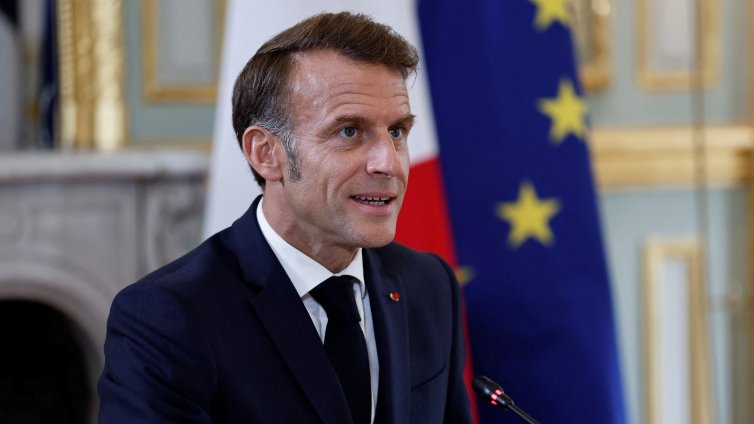 Защо кризата на Макрон отслабва Европа?