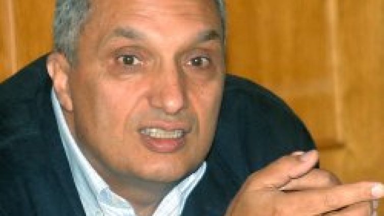 Костов: Санкциите от ЕС ще отнемат ползата от еврочленството ни