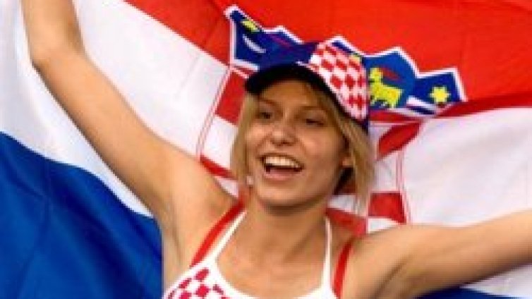 Еврочиновник ни прати в трета евроглуха, хърватите пò ставали