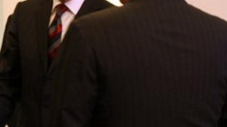 Първанов сменя Станишев