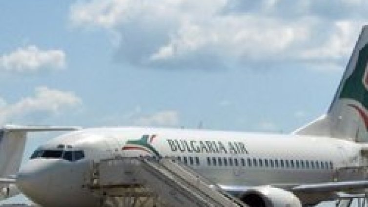Самолет на "България Еър" кацна аварийно в Истанбул