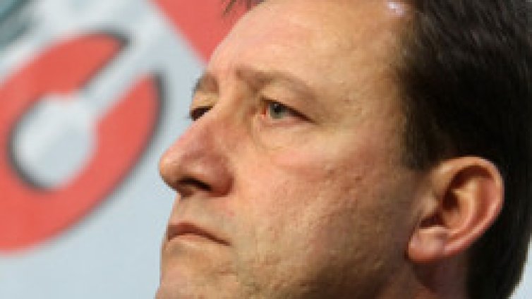 Червените смутени. Бият предсрочен парламентарен сбор