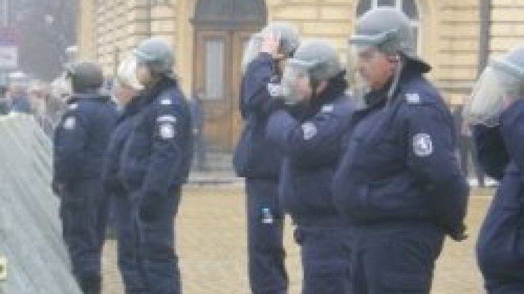 МВР към протестиращите: Пазете се... сами!