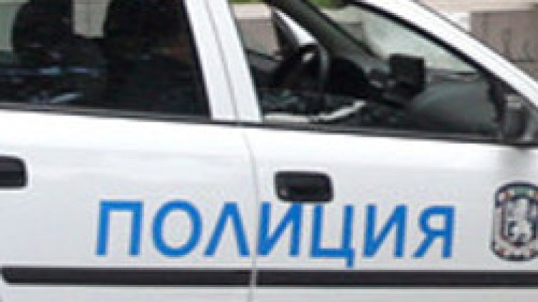 Полицаи спипаха частен арсенал
