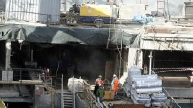 Метрото идвало. И къртицата дошла. И въобще...