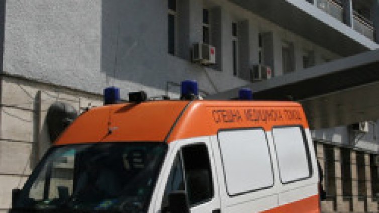 Двама в "Пирогов" след побой